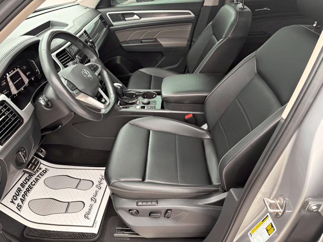 2023 Volkswagen Atlas 3.6L V6 SEL R-Line Photo in Forest VA 24551