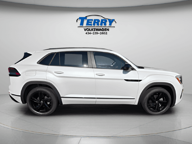 2026 Volkswagen Atlas Cross Sport SEL R-Line Black Photo in Forest VA 24551