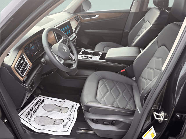 2024 Volkswagen Atlas 2.0T SE w/Technology Photo in Forest VA 24551