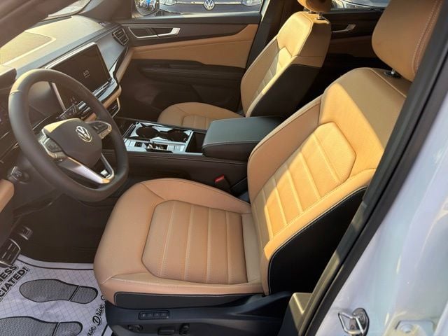 2026 Volkswagen Atlas Cross Sport 2.0T SEL R-Line Black Photo in Lynchburg VA 24502