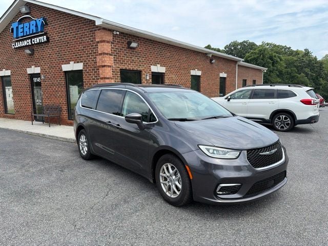 2022 Chrysler Pacifica Touring L Photo in Lynchburg VA 24502