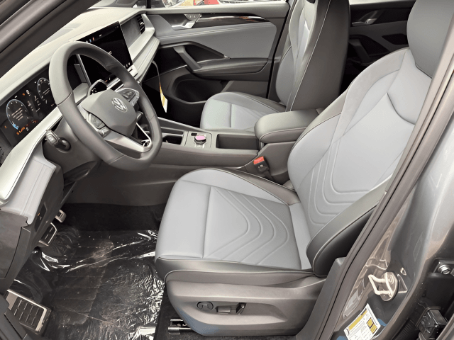 2026 Volkswagen Tiguan SE R-Line Black Photo in Forest VA 24551