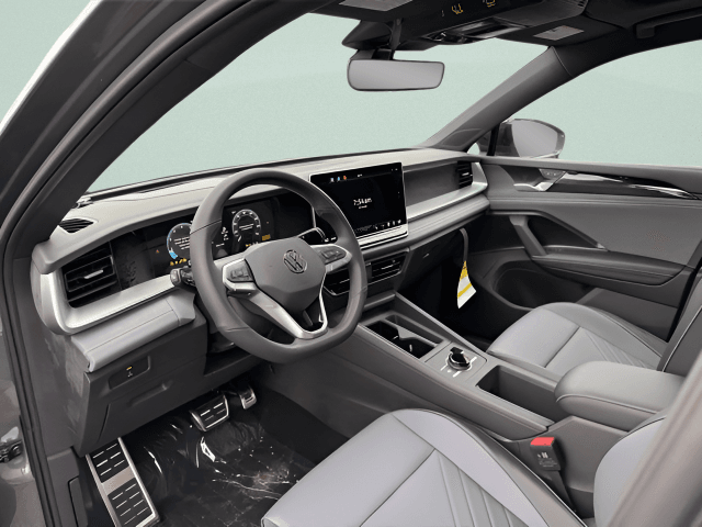 2026 Volkswagen Tiguan SE R-Line Black Photo in Forest VA 24551