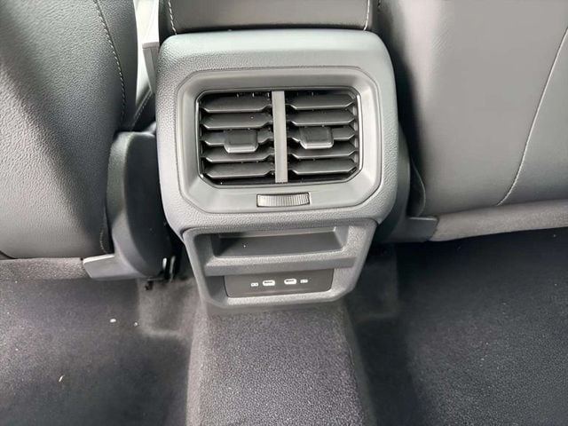 2026 Volkswagen Taos 1.5T SE Black Photo in Lynchburg VA 24502