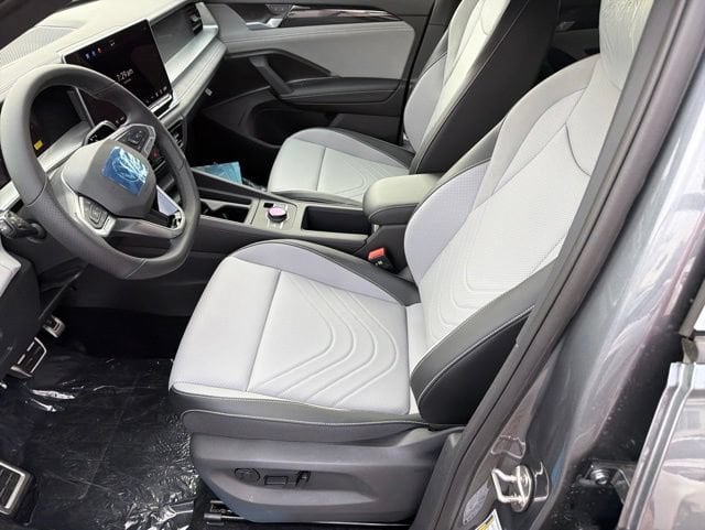 2026 Volkswagen Tiguan SE R-Line Black Photo in Forest VA 24551