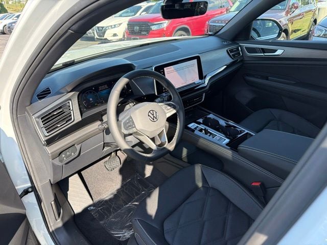 2026 Volkswagen Atlas Cross Sport 2.0T SE w/Technology Photo in Lynchburg VA 24502