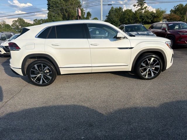 2026 Volkswagen Atlas Cross Sport 2.0T SEL Premium R-Line Photo in Lynchburg VA 24502