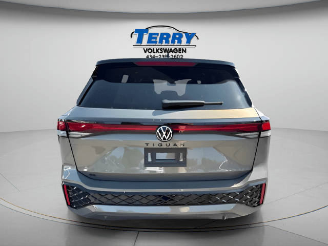 2026 Volkswagen Tiguan SE R-Line Black Photo in Forest VA 24551