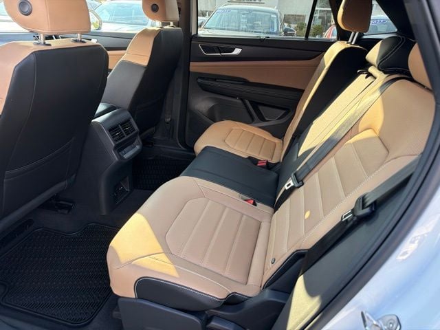 New 2026 Volkswagen Atlas Cross Sport 2.0T SEL R-Line Black - photo - 5