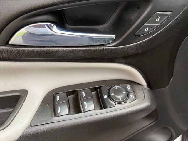 Pre-Owned 2021 Chevrolet Equinox LS - photo - 9