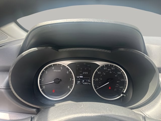 Pre-Owned 2025 Nissan Versa 1.6 S - photo - 7