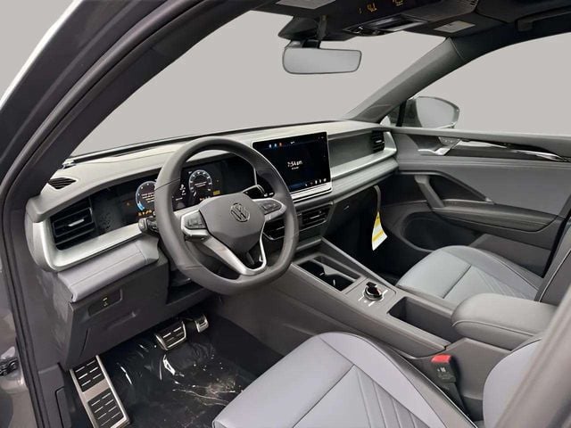 New 2026 Volkswagen Tiguan 2.0T SE R-Line Black - photo - 3
