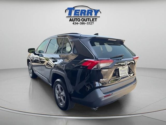 Pre-Owned 2022 Toyota RAV4 XLE - photo - 4