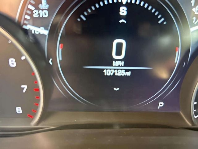 Pre-Owned 2018 Cadillac XT5 Platinum - photo - 10