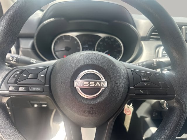 Pre-Owned 2025 Nissan Versa 1.6 S - photo - 6