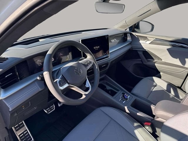 New 2026 Volkswagen Tiguan 2.0T SE R-Line Black - photo - 5