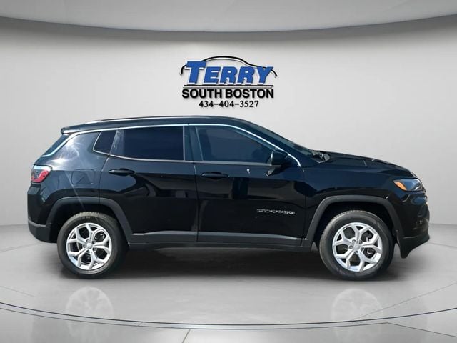 Pre-Owned 2024 Jeep Compass Latitude - photo - 0