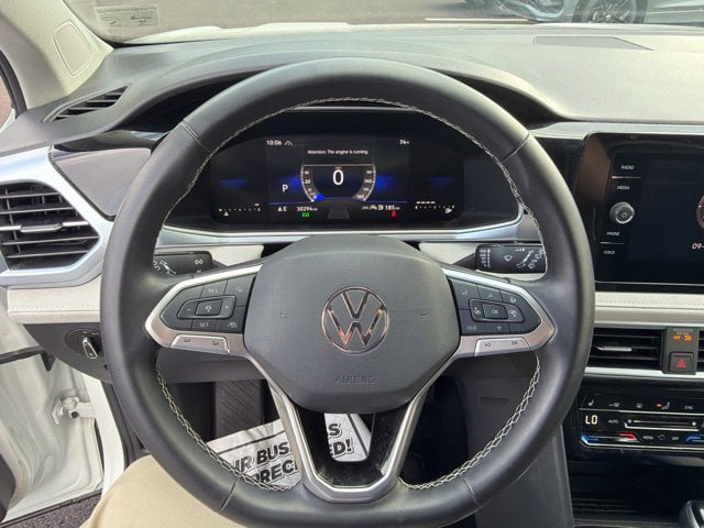 Pre-Owned 2025 Volkswagen Taos 1.5T SE - photo - 9