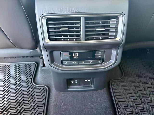 New 2026 Volkswagen Atlas 2.0T SEL Premium R-Line - photo - 7