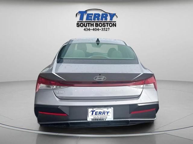 Pre-Owned 2025 Hyundai Elantra SEL Convenience - photo - 3