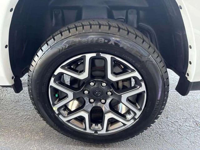 Pre-Owned 2025 Ram 1500 Laramie - photo - 9