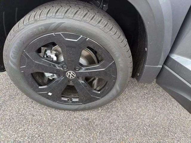 New 2026 Volkswagen Taos 1.5T SEL - photo - 9