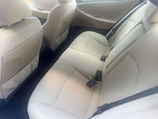 Pre-Owned 2012 Hyundai Sonata GLS - photo - 11