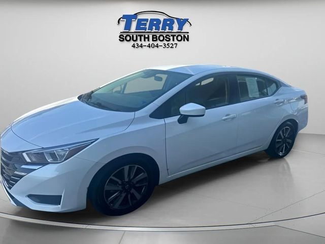 Pre-Owned 2023 Nissan Versa 1.6 SV - photo - 2