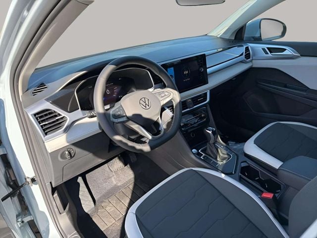 New 2026 Volkswagen Taos 1.5T SE - photo - 8