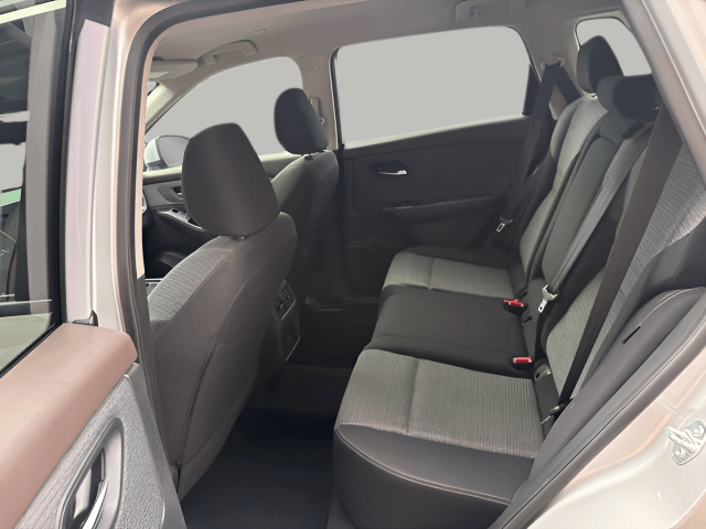 Pre-Owned 2023 Nissan Rogue SV - photo - 5