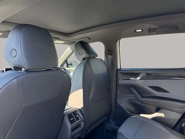 New 2026 Volkswagen Tiguan 2.0T SE R-Line Black - photo - 8
