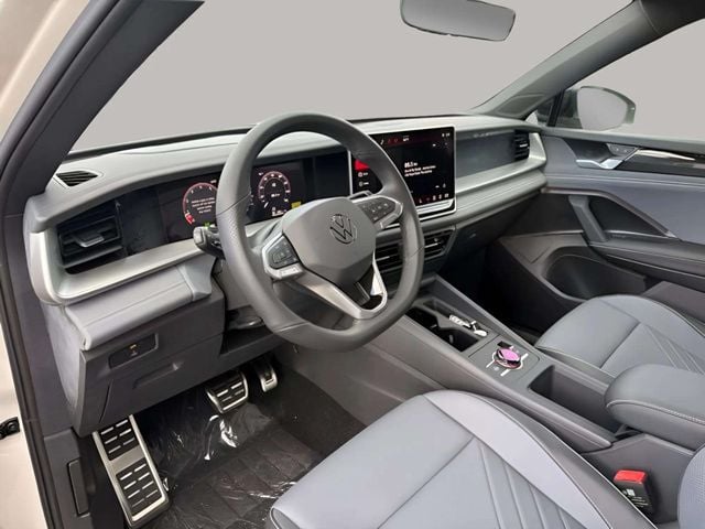 New 2026 Volkswagen Tiguan 2.0T SE R-Line Black - photo - 8