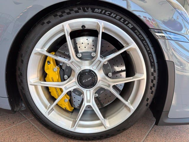 Pre-Owned 2024 Porsche 911 GT3 - photo - 32