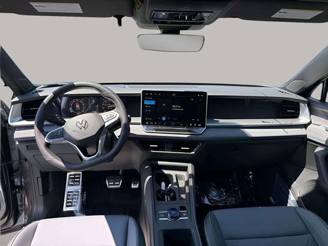 New 2026 Volkswagen Tiguan 2.0T SE R-Line Black - photo - 4