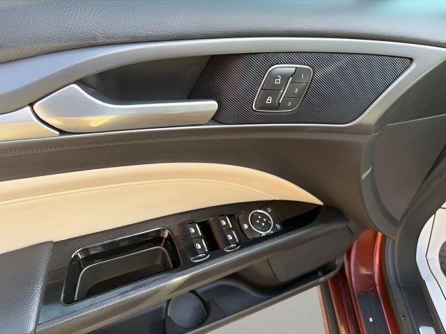 Pre-Owned 2016 Ford Fusion Hybrid Titanium - photo - 7