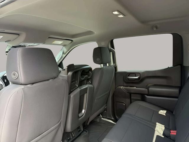 Pre-Owned 2024 Chevrolet Silverado 1500 Custom - photo - 9