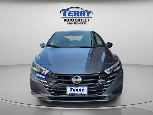 Pre-Owned 2025 Nissan Versa 1.6 SV - photo - 1