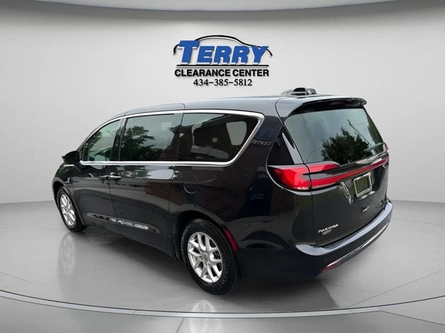 Pre-Owned 2023 Chrysler Pacifica Touring L - photo - 3