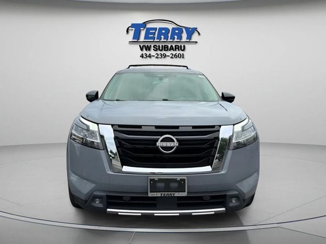 Pre-Owned 2022 Nissan Pathfinder Platinum - photo - 3