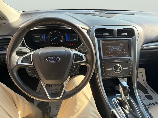 Pre-Owned 2016 Ford Fusion Hybrid Titanium - photo - 8