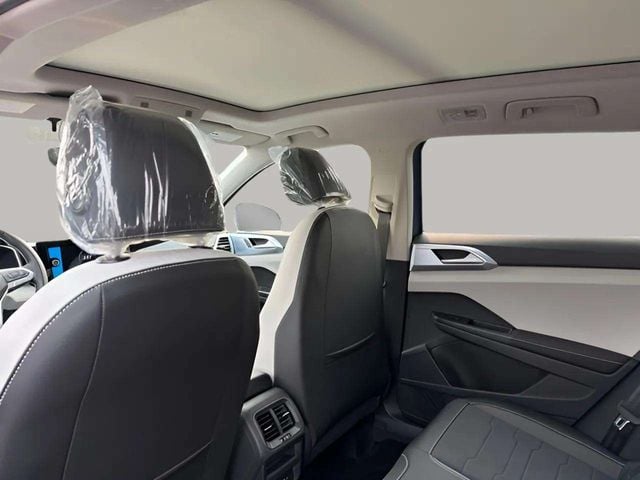 New 2026 Volkswagen Taos 1.5T SE - photo - 5