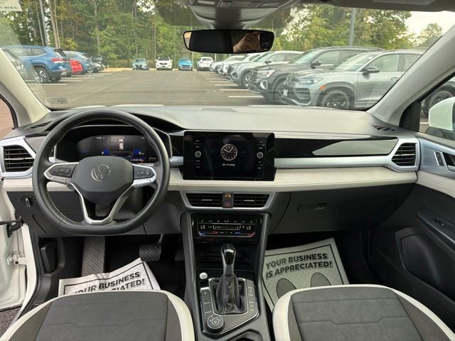 Pre-Owned 2025 Volkswagen Taos 1.5T SE - photo - 7