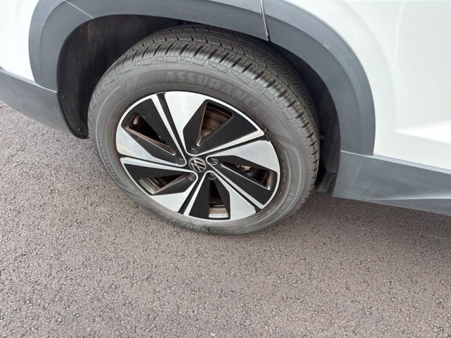 Pre-Owned 2025 Volkswagen Taos 1.5T SE - photo - 27