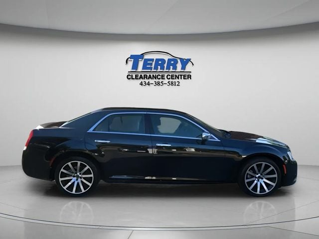 Pre-Owned 2019 Chrysler 300 Limited - photo - 0