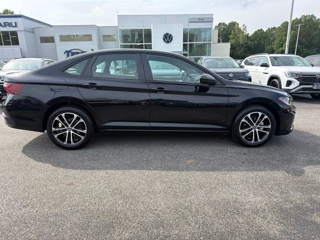 Pre-Owned 2025 Volkswagen Jetta 1.5T Sport - photo - 0