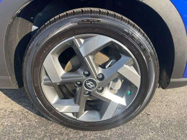 Pre-Owned 2025 Hyundai Venue SEL - photo - 14
