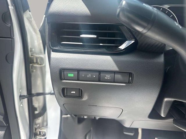 Pre-Owned 2024 Nissan Sentra SV - photo - 12