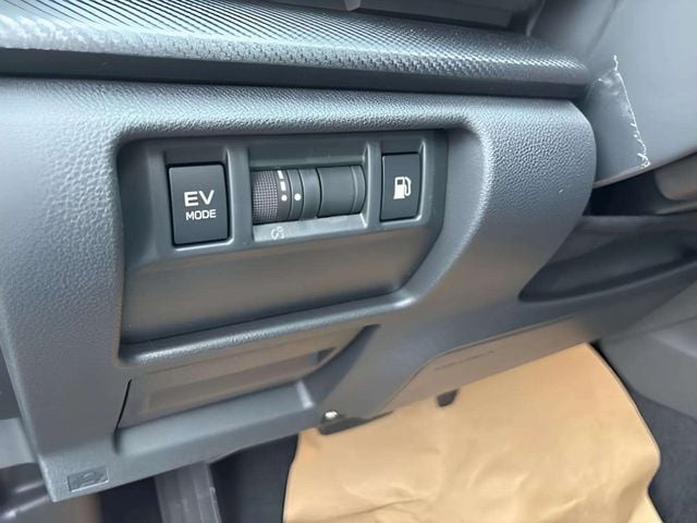 New 2026 Subaru Crosstrek Hybrid Limited - photo - 10