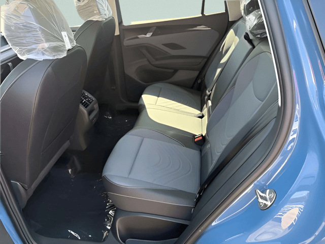New 2026 Volkswagen Tiguan SE - photo - 7