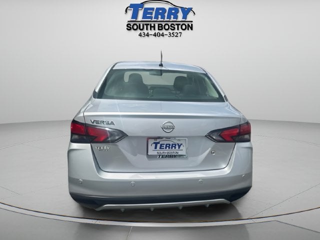 Pre-Owned 2025 Nissan Versa 1.6 S - photo - 3